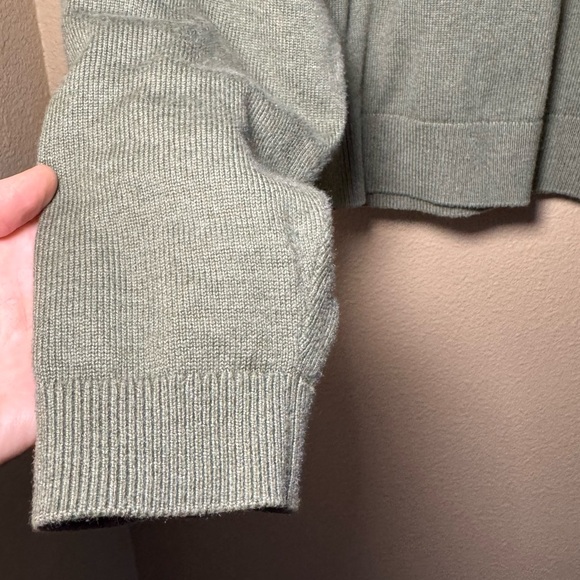 J. Crew Cropped Cotton blend Crew Neck Sweater Women’s size Small - Picture 3 of 8